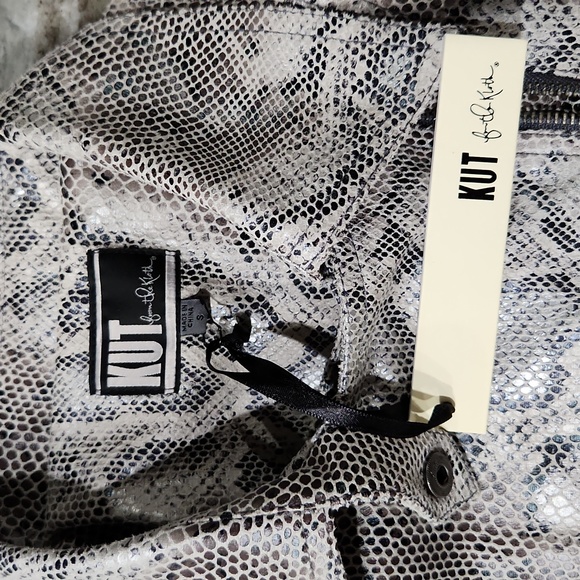 Snake print motorcycle jacket - Picture 3 of 5